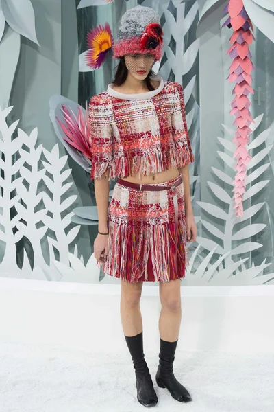 Look 29